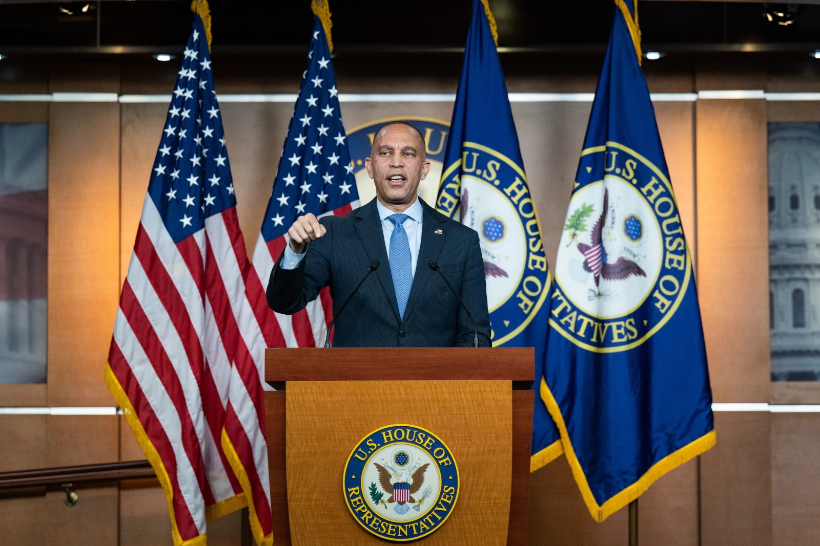 Kończy się najdłuższe zamknięcie rządu w historii USA. Trwało od 42 dni