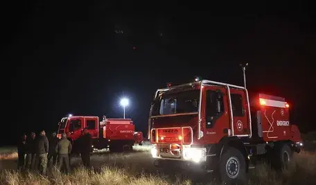 „Wrak tureckiego samolotu transportowego C-130 Hercules w Gruzji po katastrofie, w której zginęło 20 żołnierzy – trwa akcja ratunkowa i ustalanie przyczyn tragedii.”