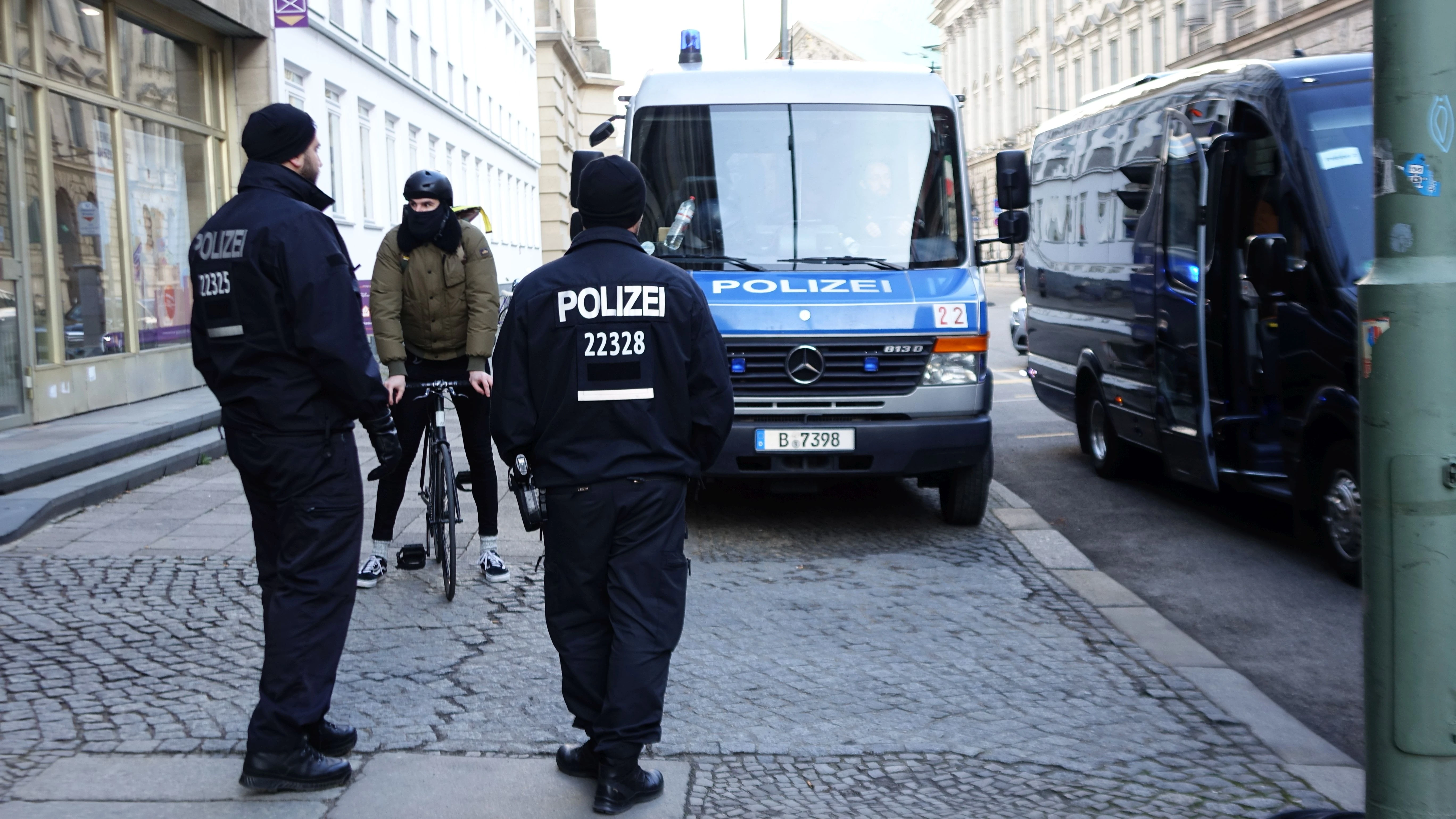 Niemiecki sąd potwierdził to, przed czym ostrzegał Bąkiewicz. Zawracanie migrantów do Polski jest bezprawne