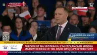 Prezydent Karol Nawrocki w Miński Mazowieckim podczas spotkania z mieszkańcami miasta z okazji 100 dni od objęcia urzędu. W swoim przemówieniu mówił o swoich sukcesach i o tym, ile złego robi dla Polski Donald Tusk i jego zausznicy. Ludzie spontanicznie wiwatowali i krzyczeli: kochamy Ciebie prezydencie. 