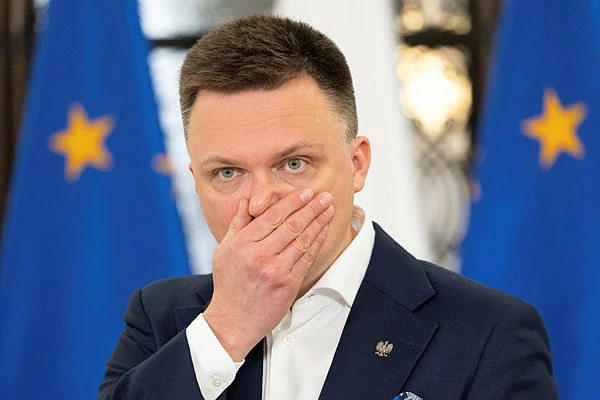 Służby weszły do urzędu po dokumenty Hołowni. Ciąg dalszy afery z Collegium Humanum