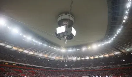 Stadion Narodowy w Warszawie, który może zostać ukarany lub zamknięty po incydencie z racami podczas meczu Polska–Holandia