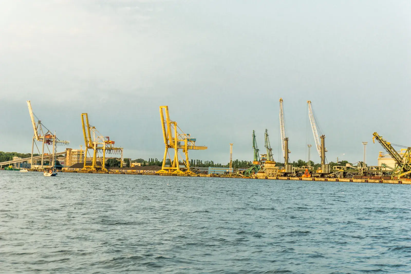 Partia Czarzastego zablokuje terminal kontenerowy? Polityk partii przeciw strategicznej inwestycji, której chce rząd