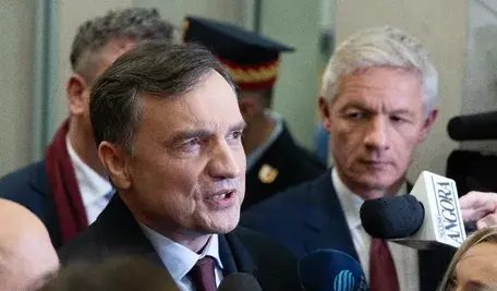 Zbigniew Ziobro, wobec którego prokuratura rozważa zastosowanie środków zapobiegawczych i unieważnienie paszportów.