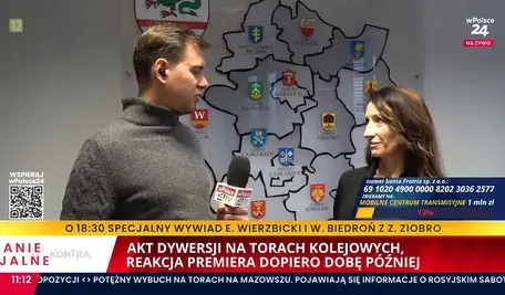 Nagranie z kanału "wPolsce24" przedstawia polityczną debatę dotyczącą domniemanego aktu dywersji na polskiej kolei, który miał miejsce w pobliżu stacji Mika