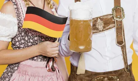 Para Niemców jako ilustracja do tekstu, iż tylko co trzeci Polak zadeklarował w ostatnim badaniu Barometr Polska-Niemcy sympatię do Niemców – to jeden z najniższych wyników od 25 lat. Z drugiej strony rekordowy jest również poziom niechęci wobec Niemców, deklarowany przez około 25 proc. ankietowanych.