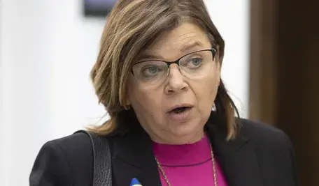 Gdy lekarze alarmują o najgorszej od lat sytuacji w polskiej ochronie zdrowia, była minister zdrowia Izabela Leszczyna przekonuje, że winę za obecny kryzys ponosi… poprzedni rząd. W środowym programie Gość Radia ZET polityk Koalicji Obywatelskiej zapewniała także, że jej dymisja była „niezasłużona”.