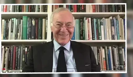 Na zdjęciu Steve Hanke, amerykański profesor ekonomii z Johns Hopkins University i były doradca prezydenta Ronalda Reagana, przekonuje, że aż do 30% międzynarodowej pomocy finansowej dla Ukrainy może być tracone z powodu korupcji. Od początku rosyjskiej inwazji na Ukrainę w 2022 roku do kraju napłynęło około 360 miliardów dolarów w wsparciu. Hanke porównuje tę sytuację do Afganistanu, gdzie audytorzy szacowali, że około 30% pomocy zniknęło w niejasnych okolicznościach.