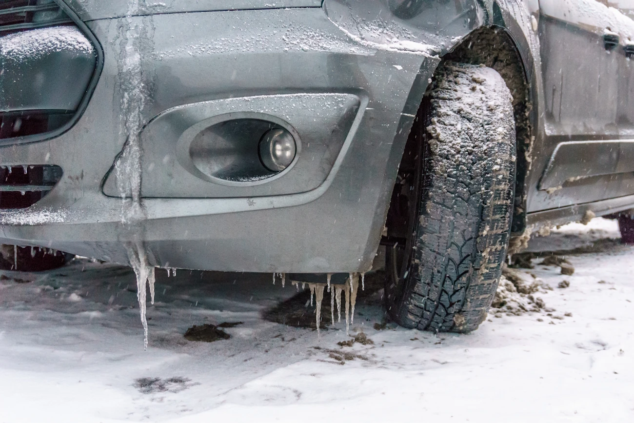 Nie zmieniłeś jeszcze opon na zimowe? Koniecznie to przeczytaj: potężna śnieżyca zmierza do Polski