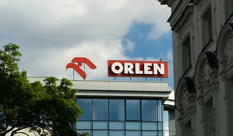 Orlen ogłasza nową ofertę wykupu wszystkich pozostałych akcji Energi, dążąc do pełnej kontroli nad spółką i przeznaczając na to ponad 700 mln zł.