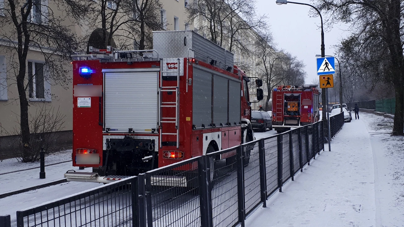 Ewakuacja szkoły w Wadowicach - ewakuowano 150 dzieci po wycieku odczynników chemicznych