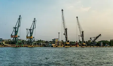 Port w Świnoujściu – miejsce budowy nowego głębokowodnego terminala kontenerowego Przylądek Pomerania