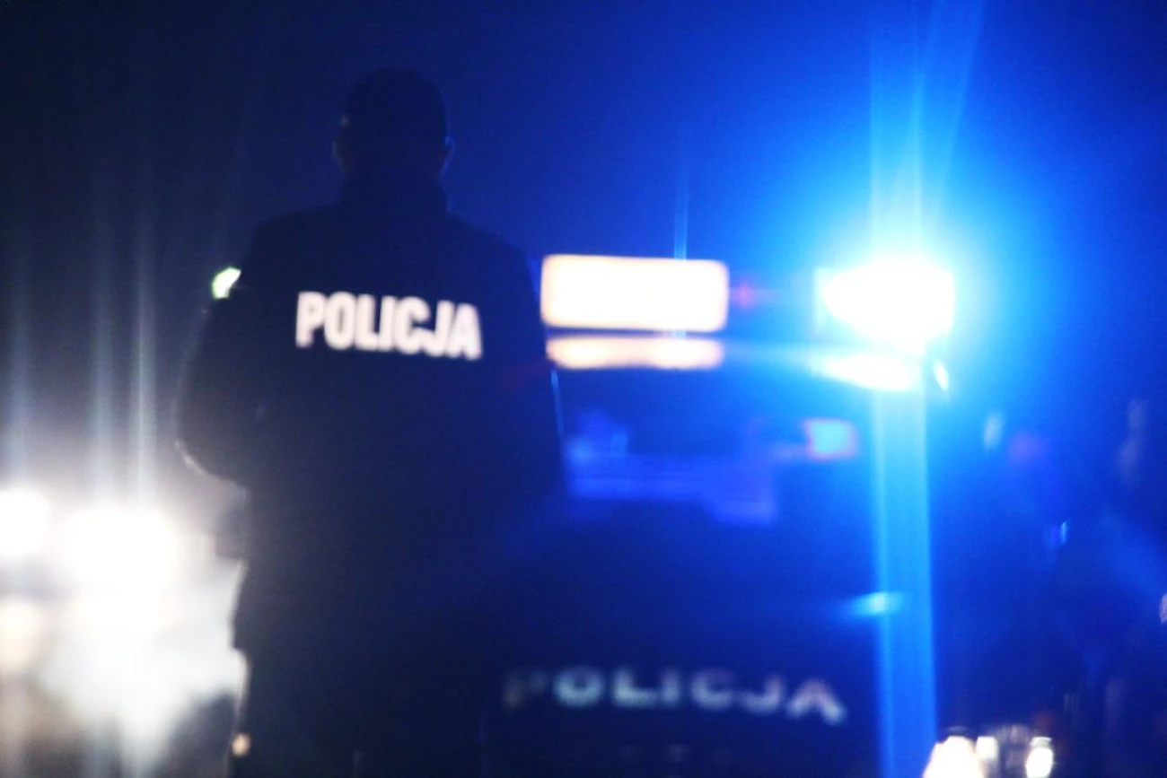 Sceny jak z filmów gangsterskich. Nocna strzelanina pod magazynem broni