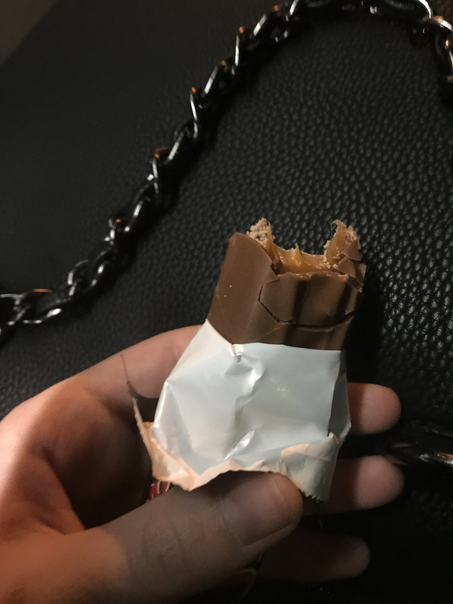 Ukradł batonika w sklepie. Do jego domu weszli antyterroryści