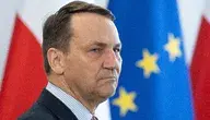 Radosław Sikorski podczas wywiadu telewizyjnego, w którym komentuje słowa prezydenta i ostrzega przed ryzykiem zmian traktatów UE