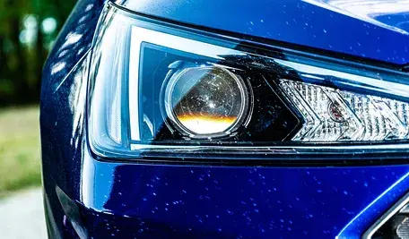 Armia Izraela (IDF) w trybie pilnym wycofuje z użytku wszystkie chińskie samochody, którymi do tej pory jeździli oficerowie. Powód nie ma nic wspólnego z awariami technicznymi czy brakiem części zamiennych — chodzi o ryzyko szpiegostwa za pomocą pokładowych systemów.