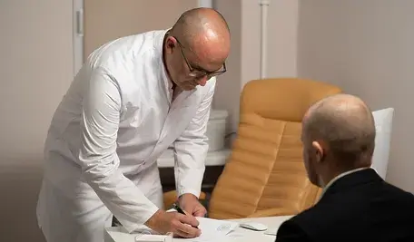 W ciągu ostatnich 30 lat liczba przypadków nowotworów u osób poniżej 50. roku życia wzrosła o 79 procent, a śmiertelność – o 28 procent. To niepokojący trend, który najmocniej dotyka pokolenie milenialsów (urodzonych między 1981 a 1995 rokiem).