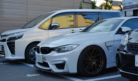 Parking w niemieckim mieście Kempten. Pracownik miejski jest oskarżony o kradzież ponad miliona euro z parkomatów