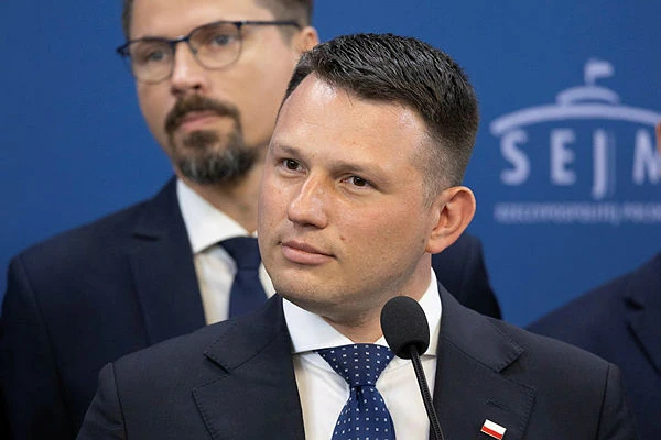 Konfederacja już nie zagrozi PiS? „Głównie za sprawą licznych błędów Sławomira Mentzena”