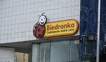 Sklep sieci Biedronka. UOKiK nałożył na nie ogromną karę za promocje, które mogły mylić klientów