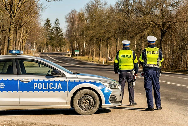 Policyjny pościg za piratem drogowym. A za kierownicą… dziecko