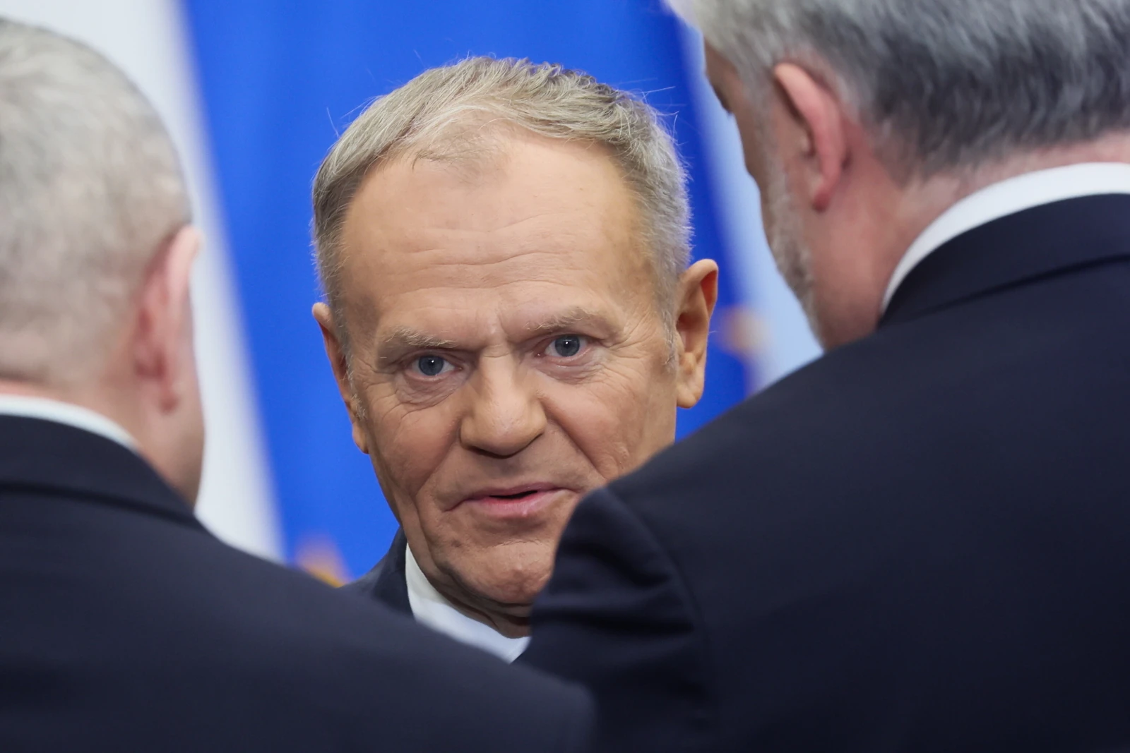 Nawet zwolennicy władzy szydzą z fanatyków Tuska i wolty z CPK. „Giertych z silniczkami by poprowadzili miesięcznicę smoleńską”