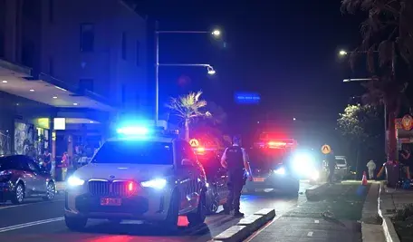 Plaża Bondi Beach w Australii, gdzie doszło do zamachu terrorystycznego. Przypadkowy świadek rozbroił jednego z terrorystów 