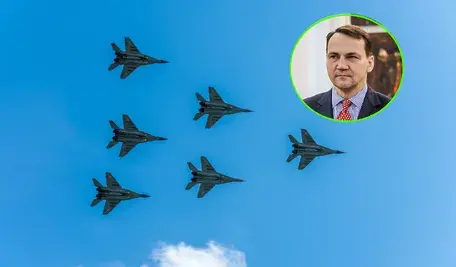 Minister Radosław Sikorski słynie z tego, że często ponosi go na X 