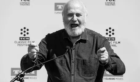 Reżyser Rob Reiner. W sobotę znaleziono jego zwłoki i zwłoki jego żony, padli ofiarą morderstwa
