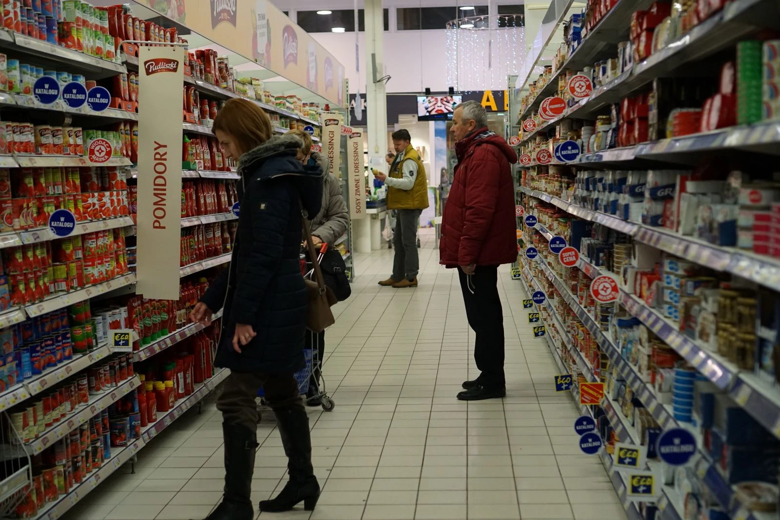 Ilu z nas będzie musiało pożyczyć pieniądze na święta? Rządowa sondażownia bez entuzjazmu o nastrojach Polaków