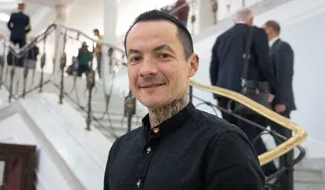 Poseł Marcin Józefaciuk jako nauczyciel był przeciwnym sposobie wprowadzenia reformy przez minister Barbarę Nowacką i ucieszył się z weta prezydenta