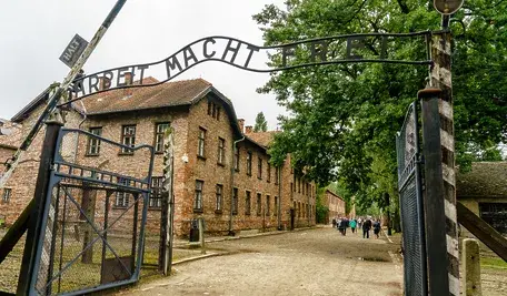 Stowarzyszenie Rodzin Polskich Ofiar Obozów Koncentracyjnych wydało obszerne oświadczenie dotyczące serii wydarzeń, które – jak podkreślono – budzą „poważny niepokój”