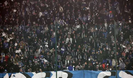 Kibice na stadionie w Płocku przeżyli szok, gdy na telebimie wyświetlono zdjęcie żyjącego piłkarza