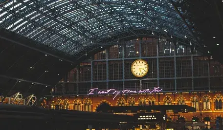 train-station-4803180_1280