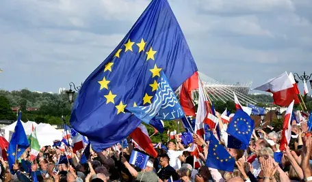 Co czwarty Polak chce wyjścia z UE, a bunt rośnie wśród ludzi w sile wieku