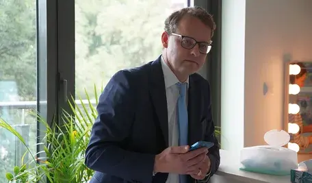 Marcin Romanowski przed rozmową z Wojciechem Biedroniem 