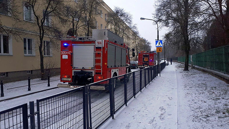 Trwa dramatyczna akcja ratunkowa pod Łodzią. Budynek całkowicie zawalony!
