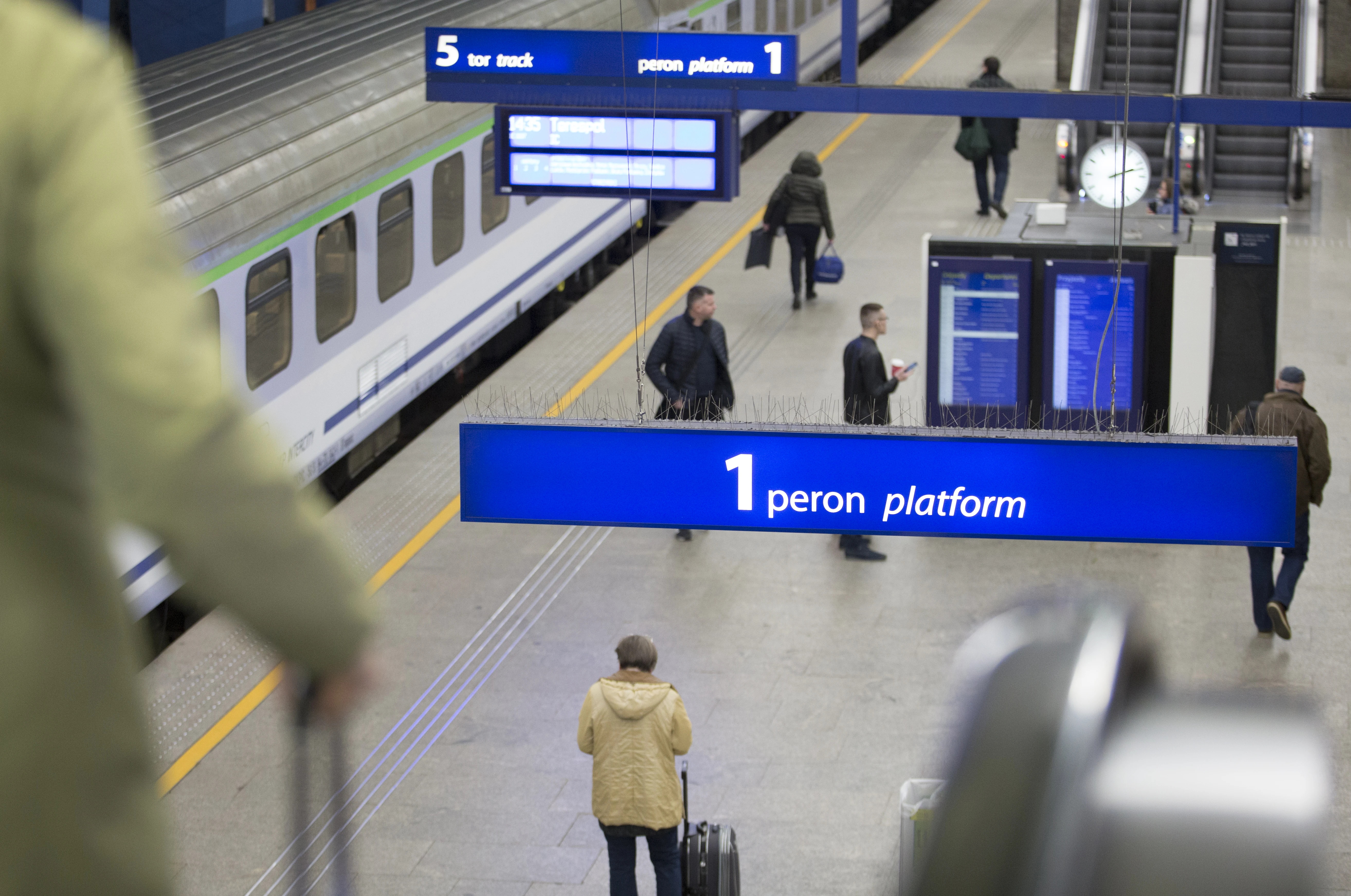 Świąteczny chaos na kolei! PKP odwołuje pociągi, pasażerowie wściekli