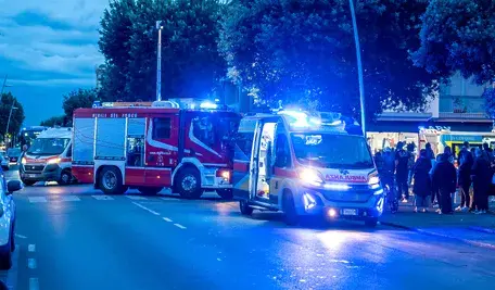 Stan pogotowia przeciwpowodziowego w Elblągu po przekroczeniu stanu ostrzegawczego na rzece i w związku z silnym wiatrem powodującym cofkę.