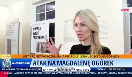 Magdalena Ogórek podczas nagrania w Muzeum Sztuki Zagrabionej