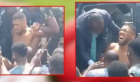 Bokser Anthonu Joshua wyciągany z wraku samochodu. W wypadku, w którym brał udział, zginęły dwie osoby