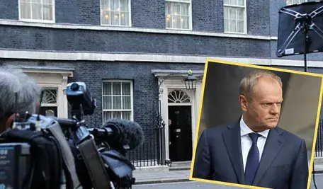 Biuro premiera Wielkiej Brytanii na Downing Street z nałożonym wizerunkiem premiera Polski Donalda Tuska.