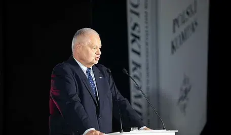 Prezes NBP Adam Glapiński podczas wystąpienia publicznego.