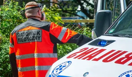 ambulance-5264494_1280.webp