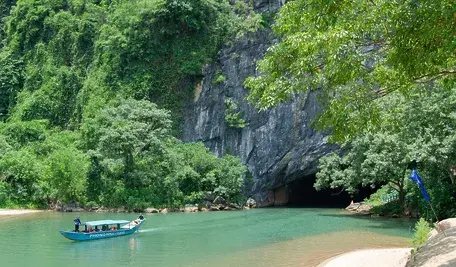 boat-8105962_1280.webp