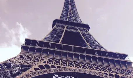 tags-separated-by-paris-1175918_1280.webp