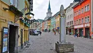 1626px-Villach_Innenstadt_Hauptplatz_mit_Pranger_NO-Ansicht_30012011_666.webp