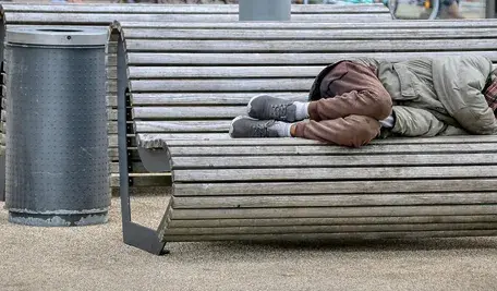 homeless-5283148_1280.webp