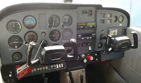 cessna-172-4891321_1280.webp