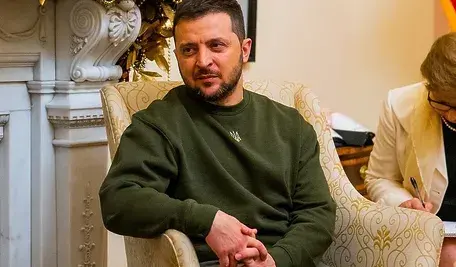 Volodymyr_Zelensky_and_Nancy_Pelosi.webp